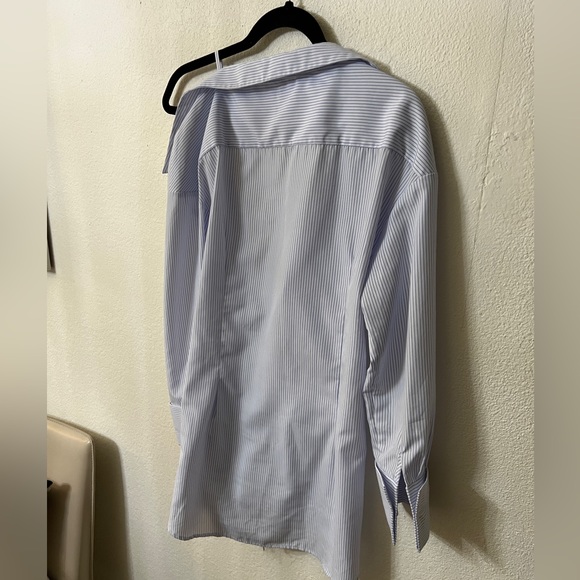 Brand new never worn Jacquemus blouse off-shoulder shirt - Picture 5 of 8
